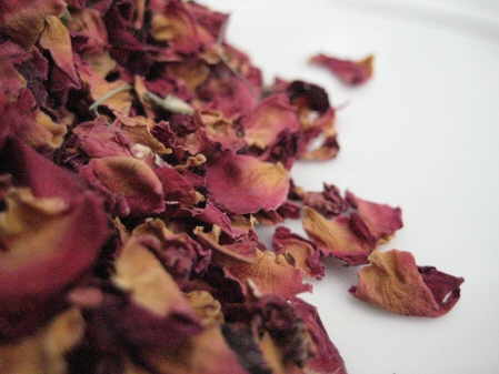 Dried Red Rose Petals Powder, 500 Gram